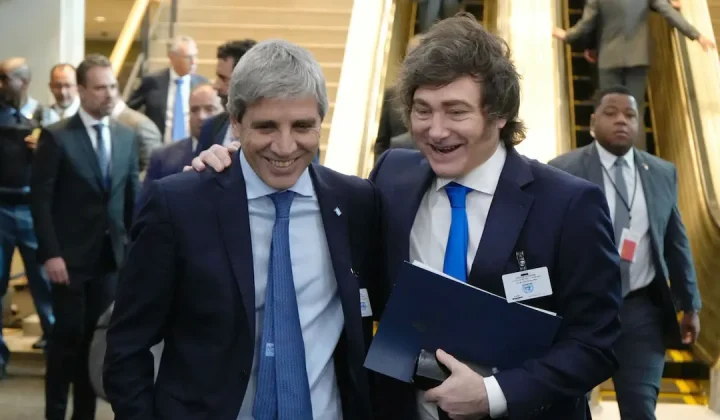 Riesgo País en Mínimos de Ocho Años: ¿Qué Significa para los Bonos Argentinos?