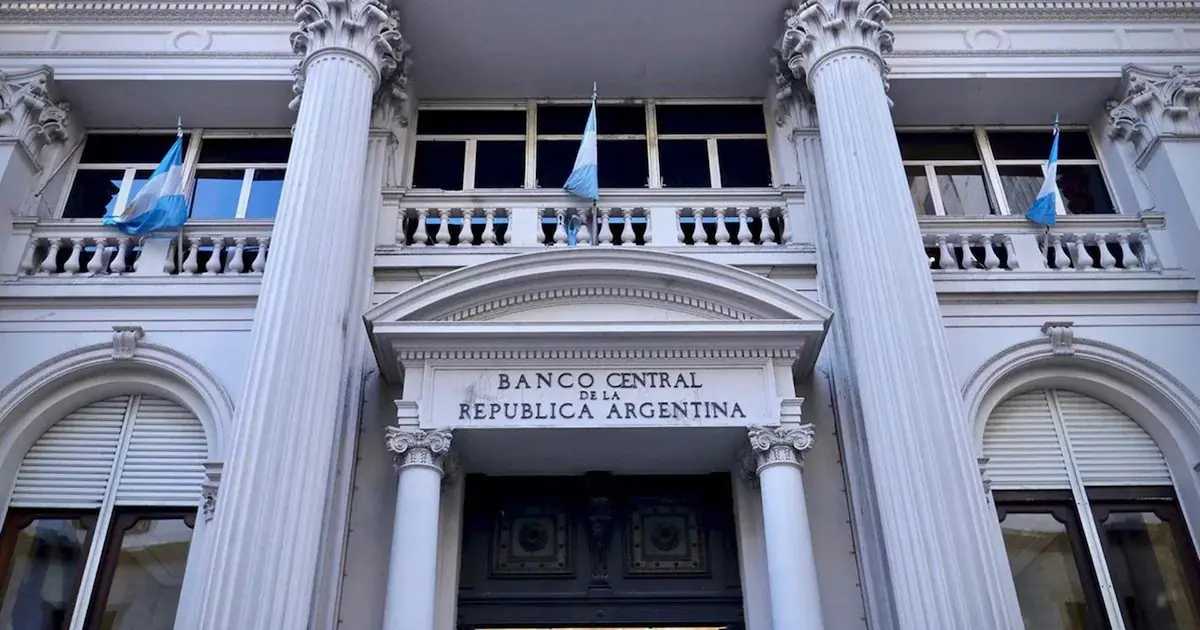 El Presidente Javier Milei respondió enérgicamente a las críticas vertidas por dos expresidentes del Banco Central de la República Argentina