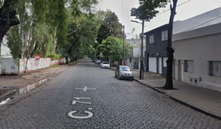 Un insólito y lamentable robo tuvo lugar en la ciudad de La Plata, donde delincuentes ingresaron a una vivienda y sustrajeron diversos objet