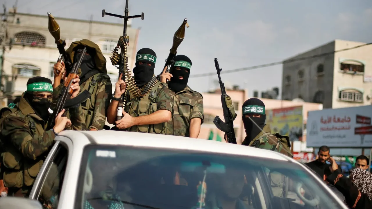 Hamas acepta desarmarse por completo en Gaza: el anuncio de Trump y la reacción del grupo islamista