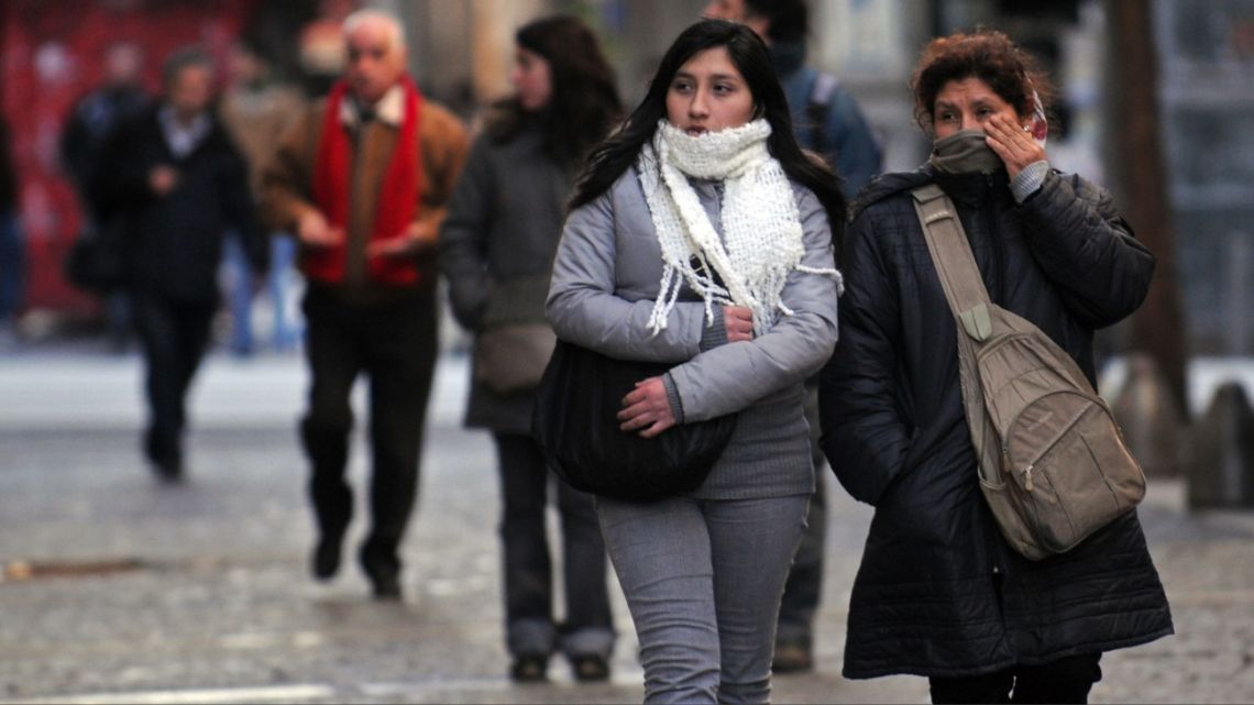 El inicio de la semana en la Ciudad de Buenos Aires y el Área Metropolitana de Buenos Aires (AMBA) estará marcado por la persistencia del ai