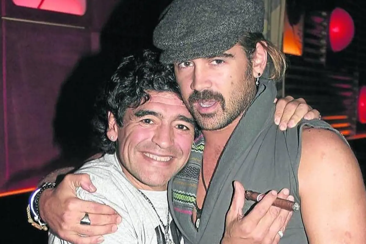 Colin Farrell y Diego Maradona durante un encuentro en Buenos Aires.