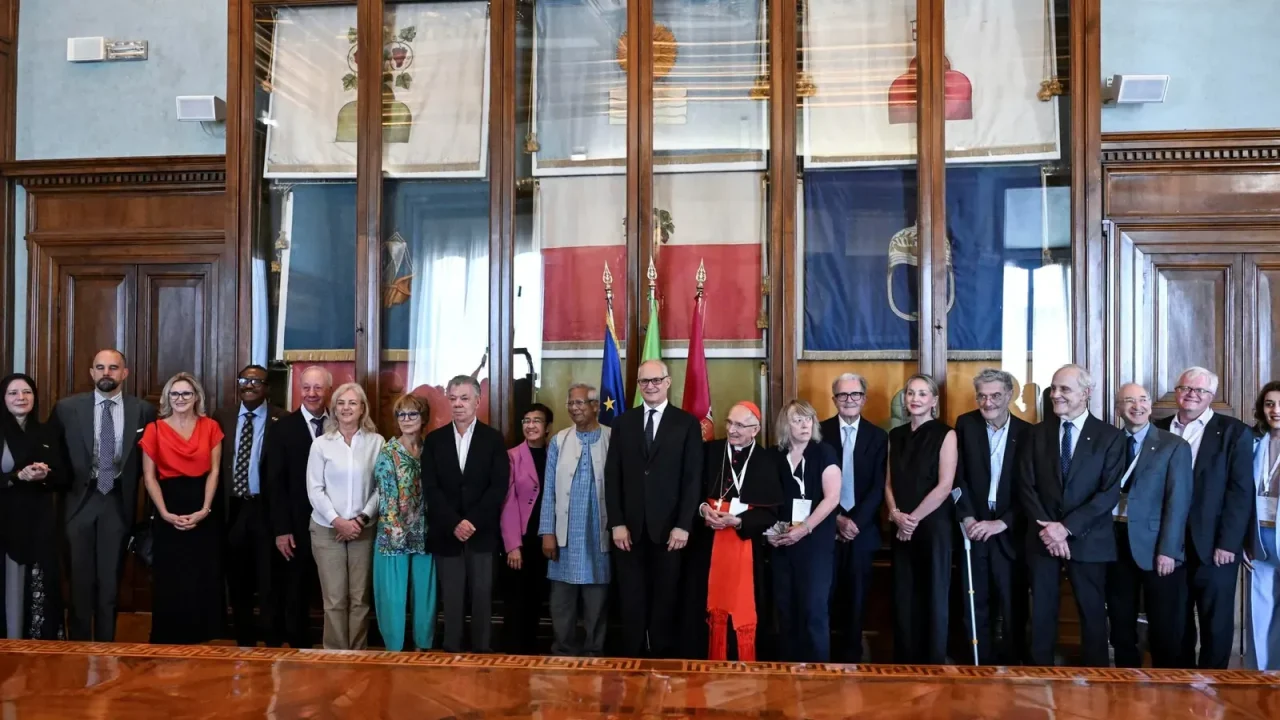 Premios Nobel, la Iglesia y científicos lanzan alerta global por armas nucleares e IA