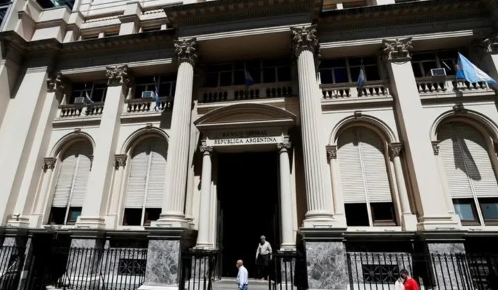 El Banco Central de la República Argentina (BCRA) ha logrado un hito significativo al alcanzar reservas netas positivas por un valor de US$