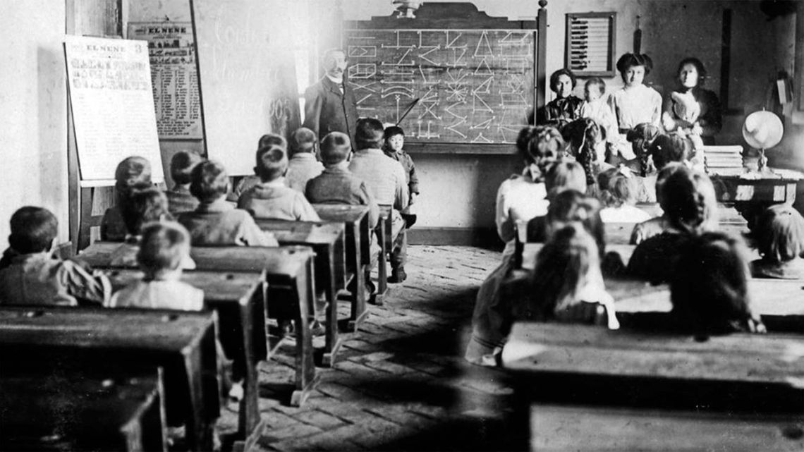 El 8 de julio de 1884 marcó un antes y un después en la historia educativa de Argentina. Bajo la presidencia de Julio Argentino Roca, se pro