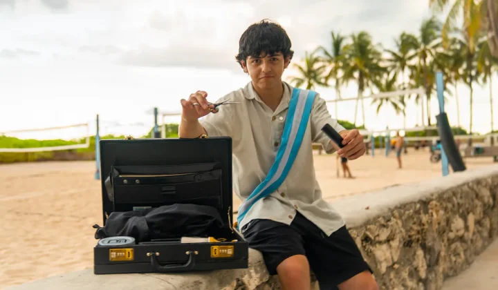 Joven de 19 años ahorró para viajar al Mundial tras aprender a cortar el pelo por YouTube