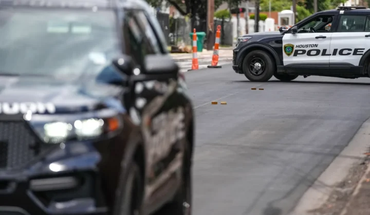 Un operativo del Servicio de Inmigración y Control de Aduanas de Estados Unidos (ICE, por sus siglas en inglés) en Houston, Texas, culminó c
