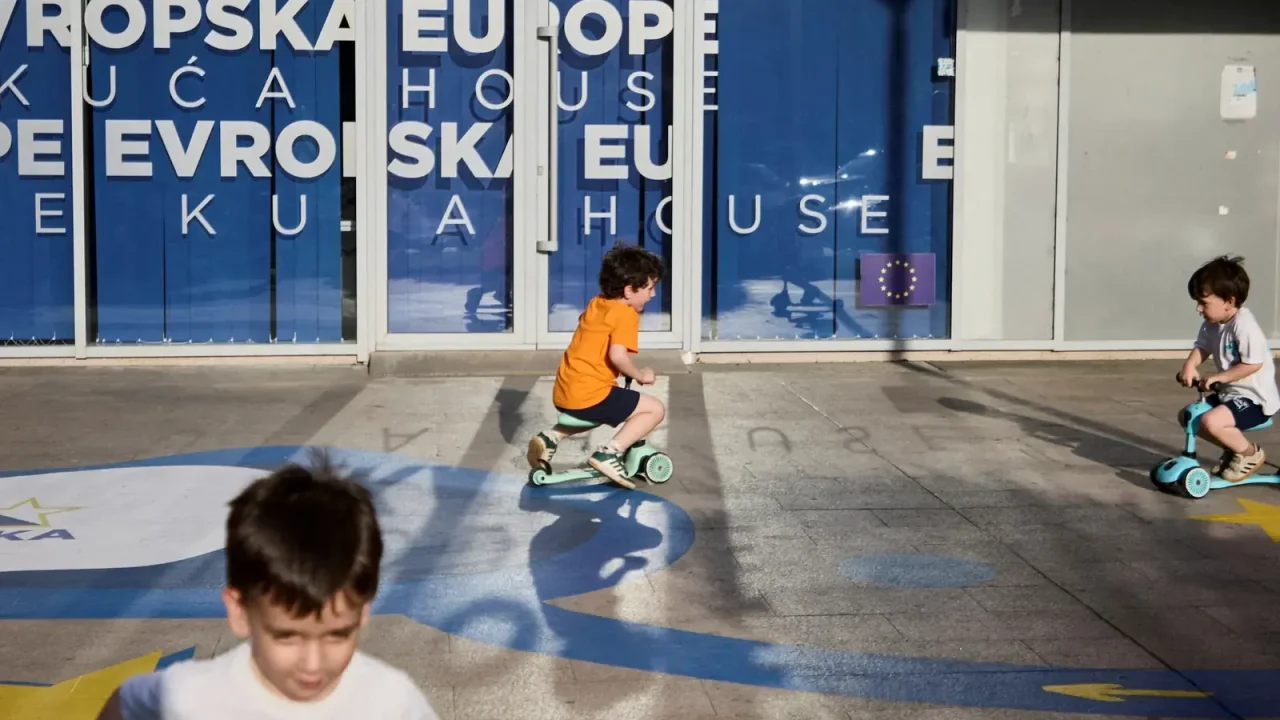 Europa enfrenta un invierno demográfico: baja natalidad y envejecimiento acelerado