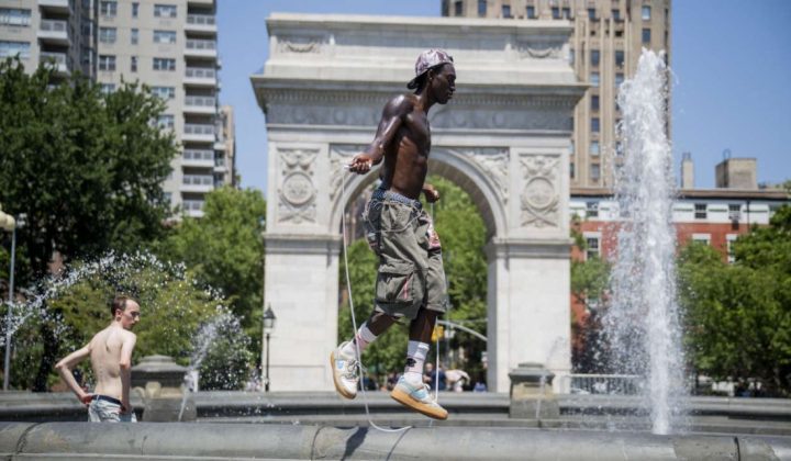Ola de calor extremo en EE.UU. causa estragos y obliga a suspender festejos del 4 de Julio