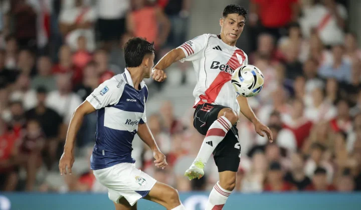 River visita a Gimnasia en La Plata con Coudet de regreso al banco tras la anulación de la sanción