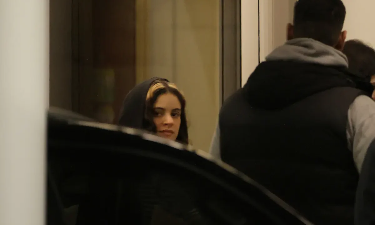 Rosalía llegó a la Argentina en medio de la polémica por el video “antiargentino”