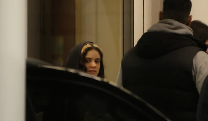 Rosalía llegó a la Argentina en medio de la polémica por el video “antiargentino”