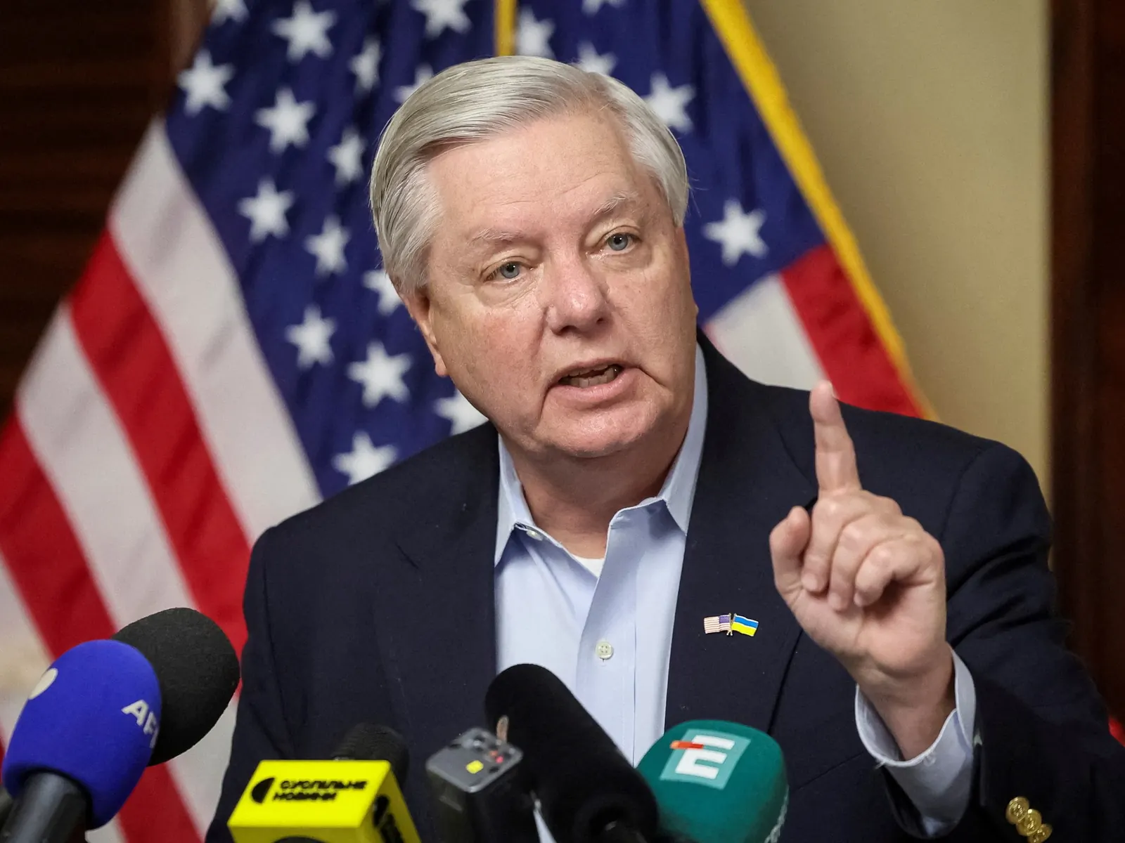 Fotografía del senador estadounidense Lindsey Graham en un entorno político en Washington D.C.