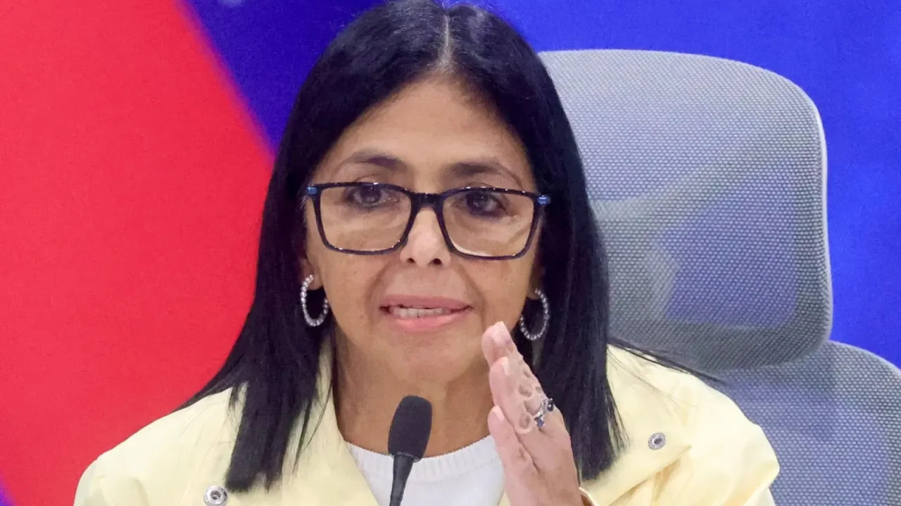 Venezuela enfrenta una jornada de marchas simultáneas entre chavismo y oposición en medio de la crisis institucional
