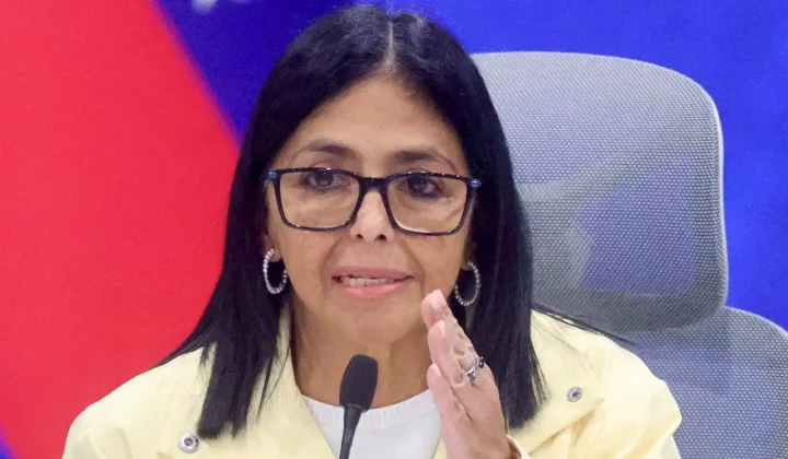 Venezuela enfrenta una jornada de marchas simultáneas entre chavismo y oposición en medio de la crisis institucional