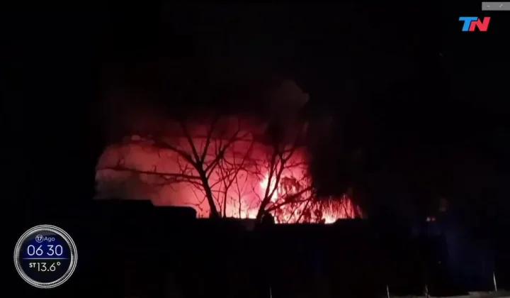 Un incendio en una central eléctrica dejó sin luz a miles de vecinos de La Plata