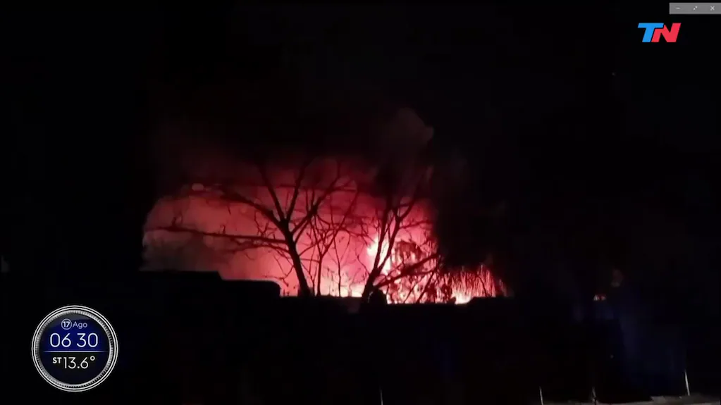 Un incendio en una central eléctrica dejó sin luz a miles de vecinos de La Plata