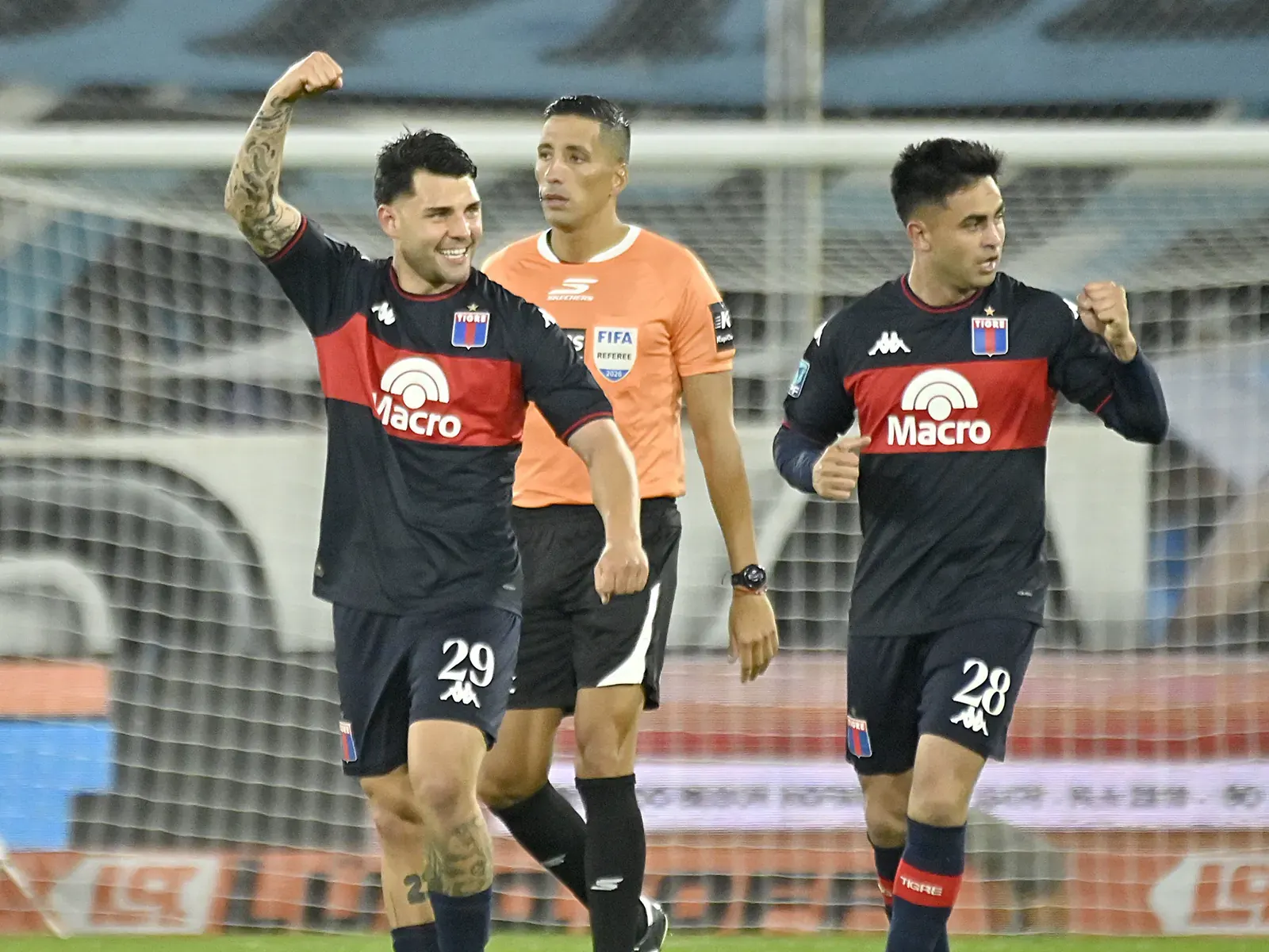 Nacho Russo, delantero de Tigre, durante el partido ante Racing en el Cilindro de Avellaneda