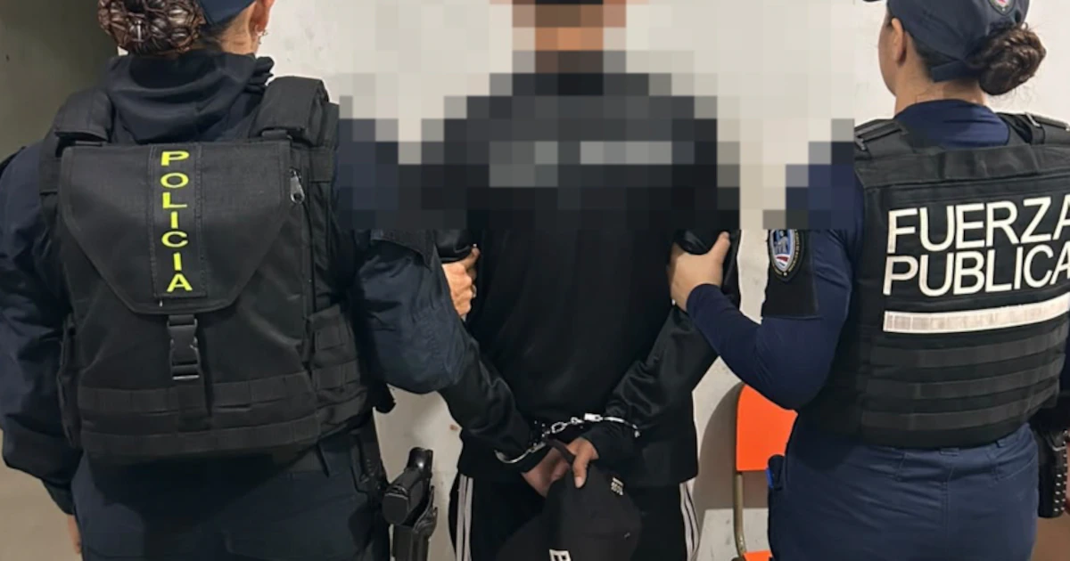 Detienen a tres hombres en Costa Rica con 2.700 dólares falsos: todos los billetes eran de 100 y tenían el mismo número de serie